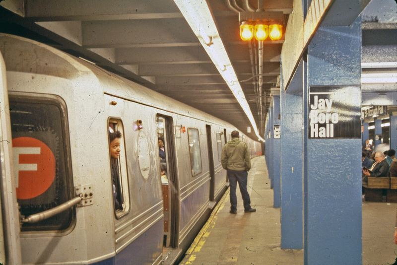 Illustration for article titled 37 Rare and Beautiful Images of the NYC Subway in the 1980s